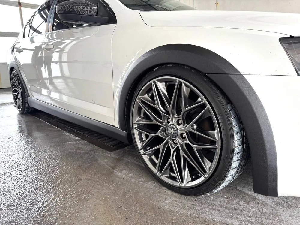 Накладки на арки Skoda Octavia A7 SocPack шагрень (CT-SKА7-W01)