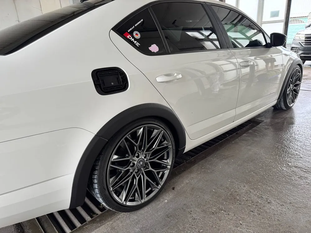 Накладки на арки Skoda Octavia A7 SocPack шагрень (CT-SKА7-W01)