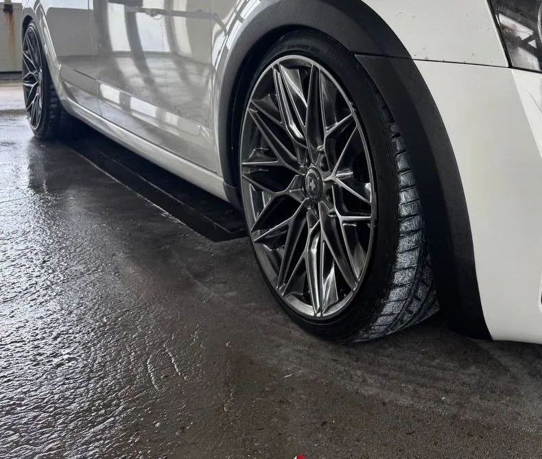 Накладки на арки Skoda Octavia A7 SocPack шагрень (CT-SKА7-W01)