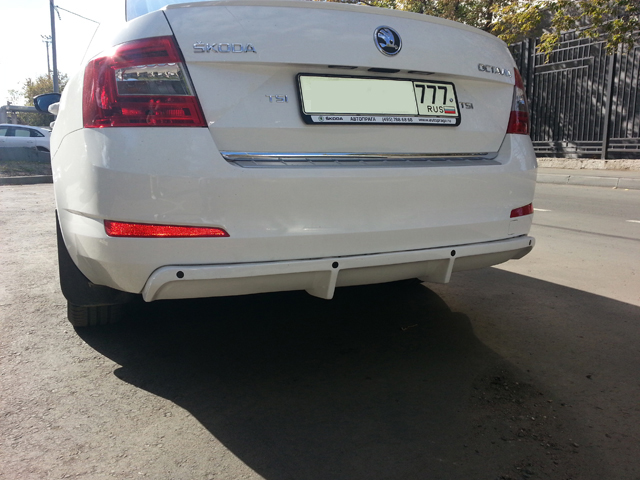 Задняя накладка Skoda Octavia a7 диффузор (CT-SKOA7-B02)