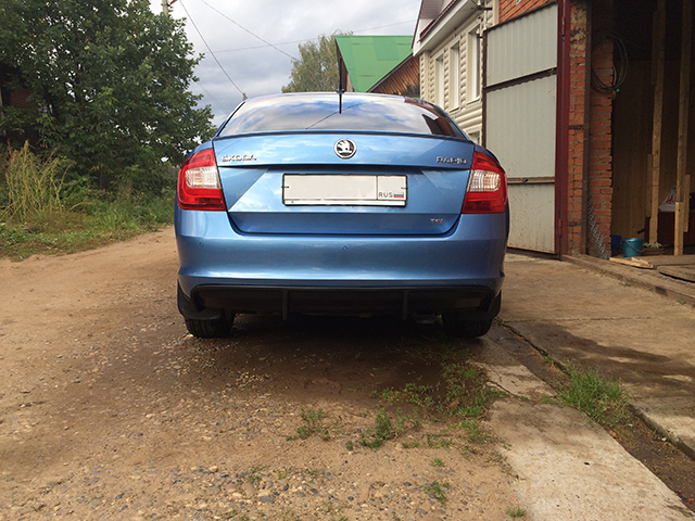 Задняя накладка Skoda Rapid CSR Style диффузор (CT-RAP-B02)