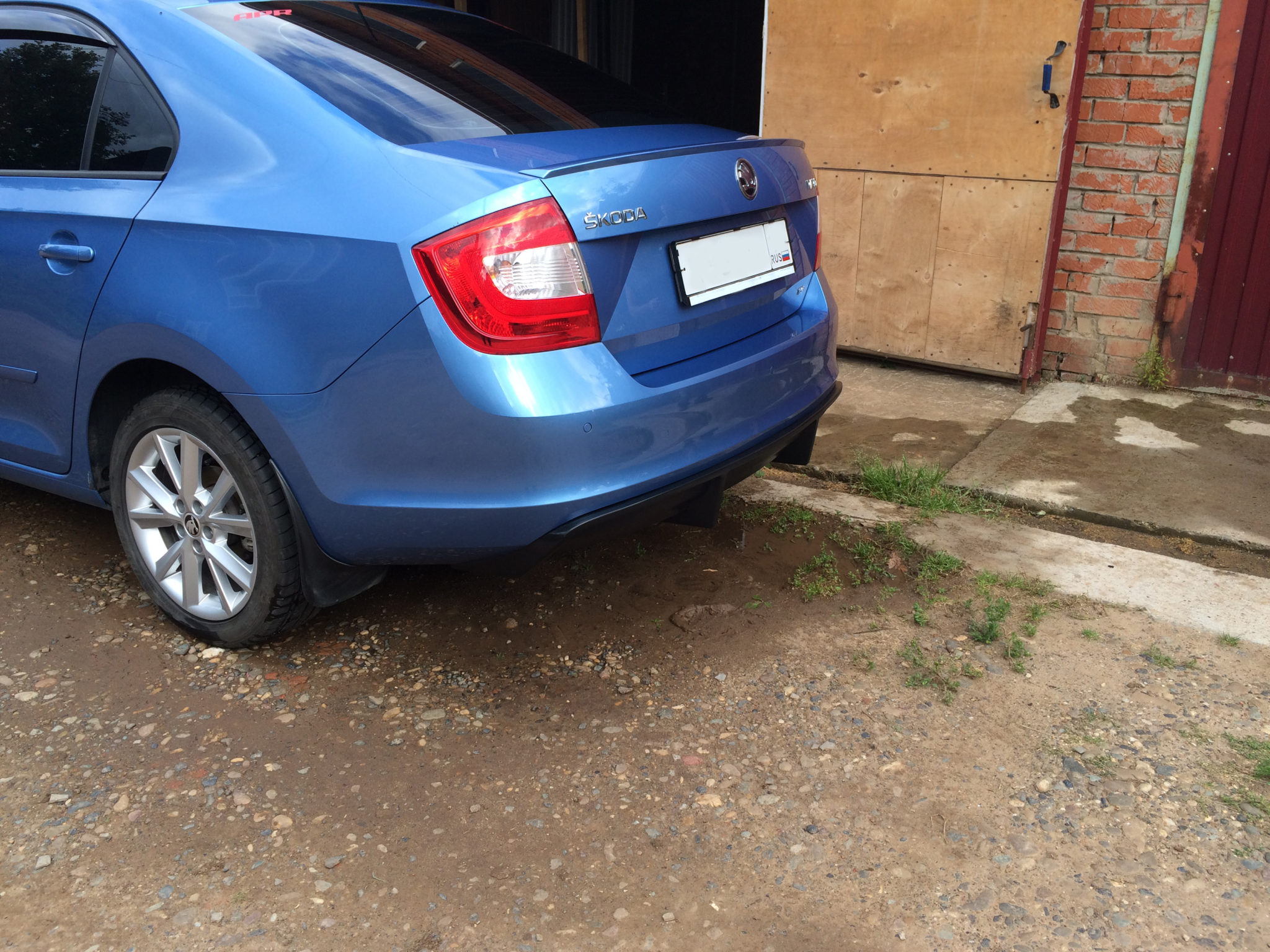Задняя накладка Skoda Rapid CSR Style диффузор (CT-RAP-B02)