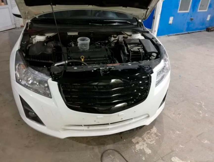 Решетка радиатора Chevrolet Cruze дорестайлинг Mercedes Style (CT-CHCR-G01)