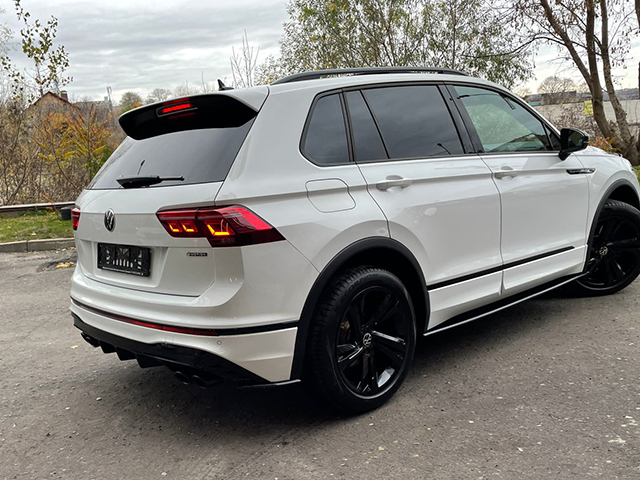 Вставка в диффузор Volkswagen Tiguan R MK2 (PT-VWTG-DF02)