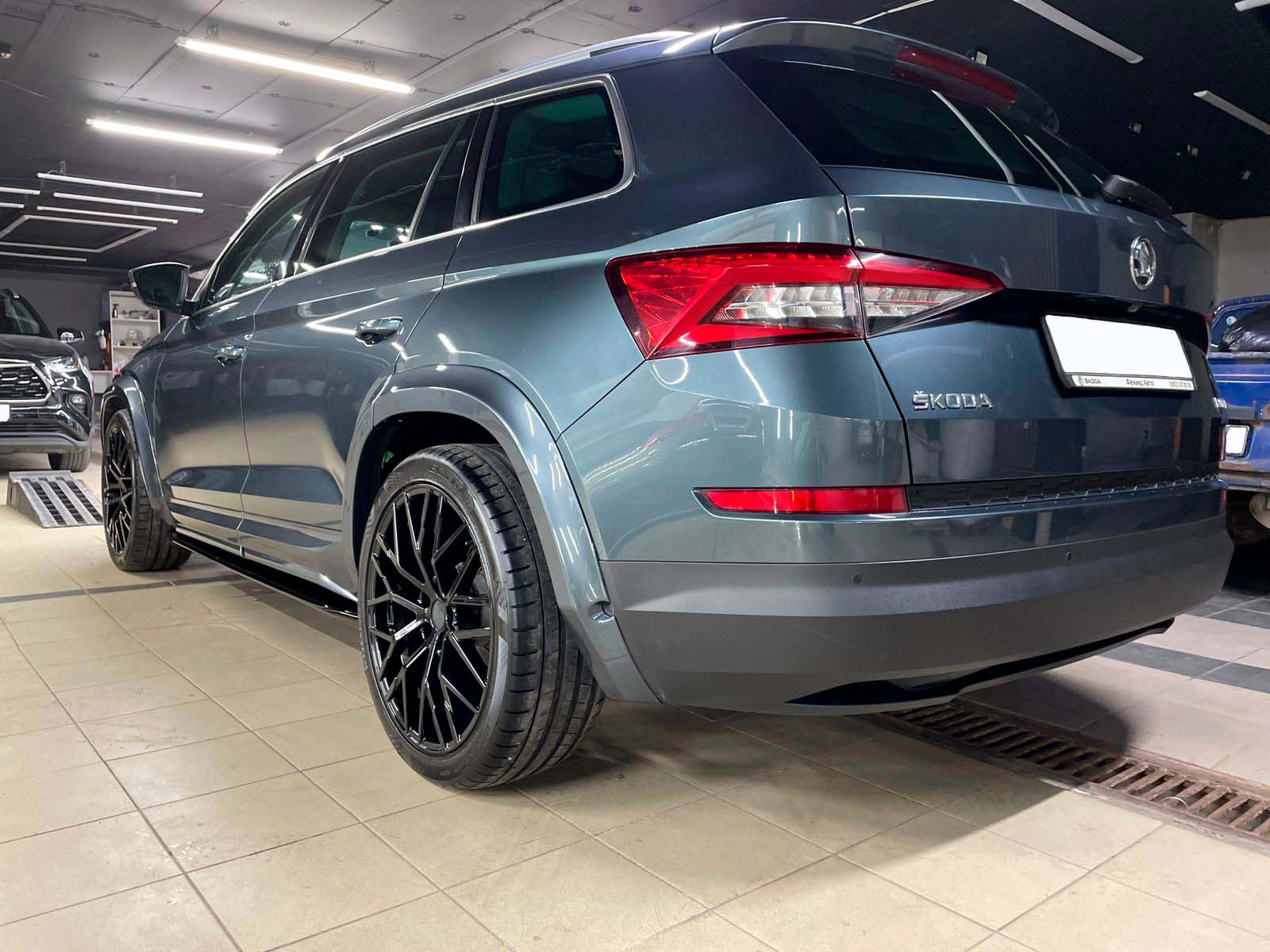 Накладки под пороги Skoda Kodiaq PARSAN (PT-SKKQ-SS01)