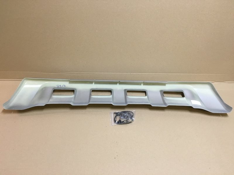 Передняя накладка Mitsubishi Pajero Sport 3 крашенная (CT-MPS3-B01)