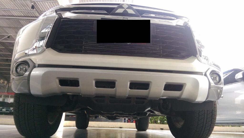Передняя накладка Mitsubishi Pajero Sport 3 крашенная (CT-MPS3-B01)